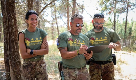 Istruttori Legione Zero durante un briefing